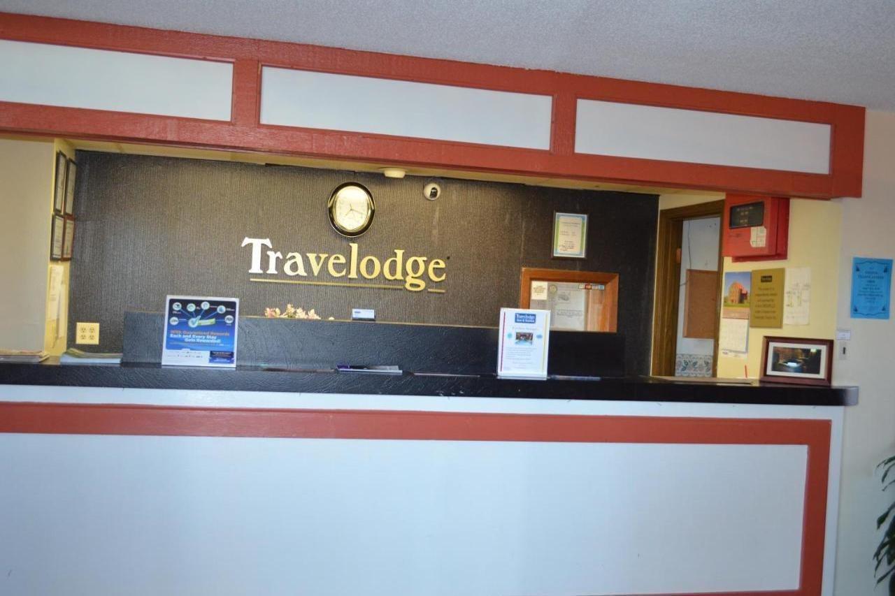 Travelodge Inn & Suites By Wyndham Muscatine Exteriör bild