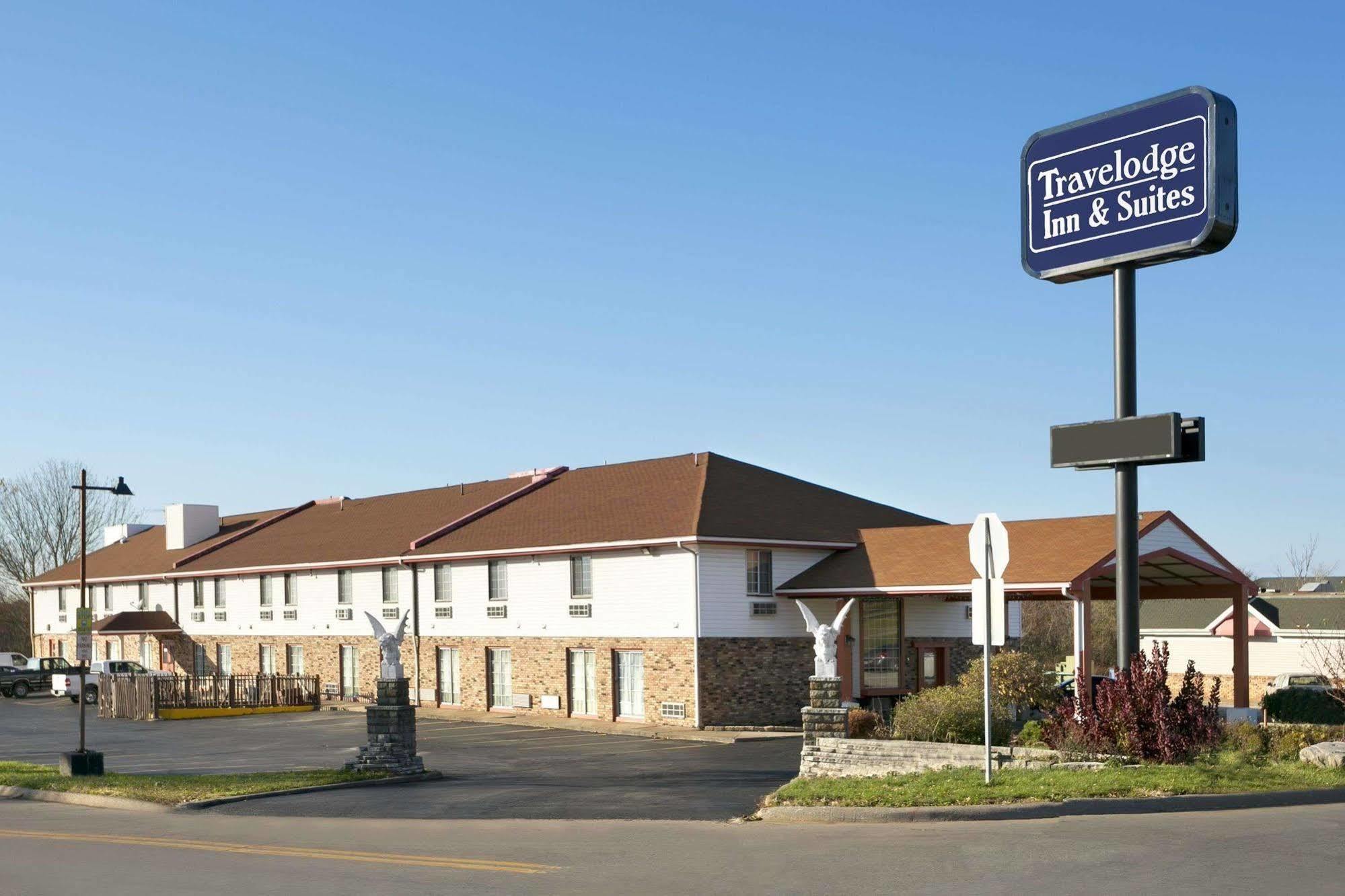 Travelodge Inn & Suites By Wyndham Muscatine Exteriör bild